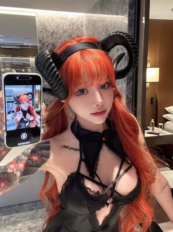 Full leaked H e private onlyfans photo