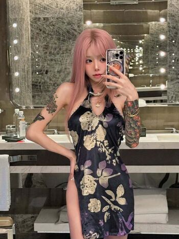 Full leaked H e private onlyfans photo