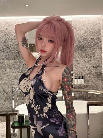 Full leaked H e private onlyfans photo