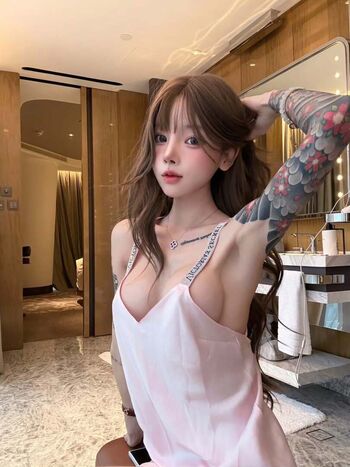 Full leaked H e private onlyfans photo