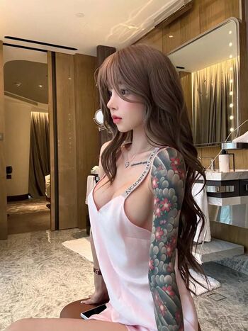 Full leaked H e private onlyfans photo