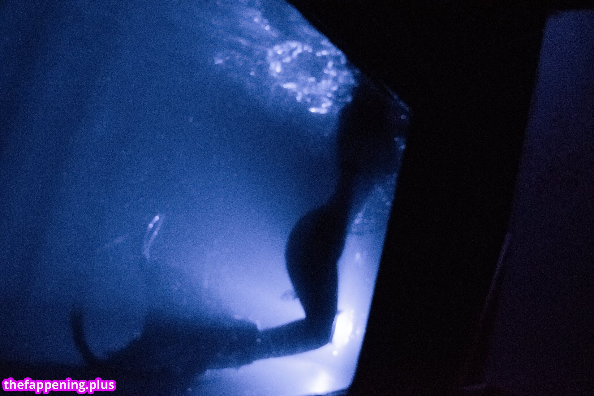 99WAREH0USE / 99WareHouse / cw / favicon.ico / https: Foto OnlyFans Desnuda #21