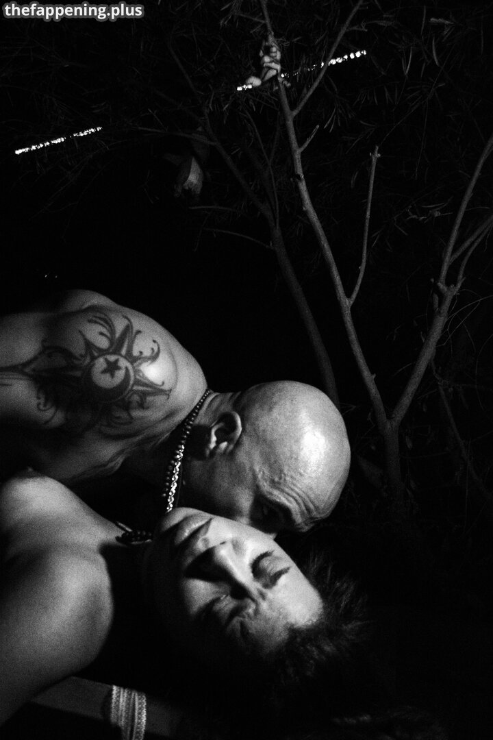 99WAREH0USE / 99WareHouse / cw / favicon.ico / https: Foto OnlyFans Nua #40