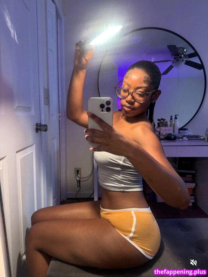 Aaliyah Monet / aaliyahhmonettt / aaliyahmonet_ / https: Foto OnlyFans Nua #3