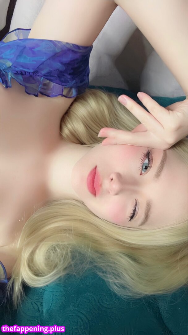 Aanarih... Loira Surreal / aanarih / https: Fotografie OnlyFans Dezbrăcată #4