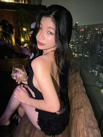 Full leaked Aaomhelloo page private onlyfans photo