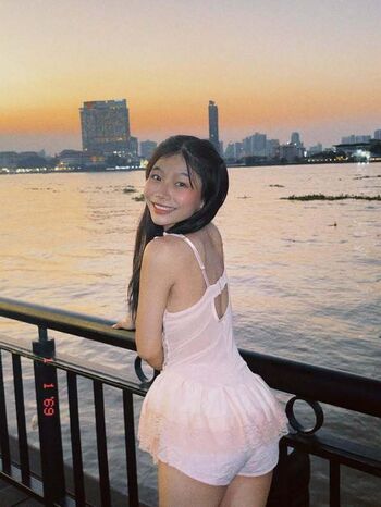 Full leaked Aaomhelloo page private onlyfans photo