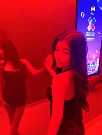 Full leaked Aaomhelloo page private onlyfans photo