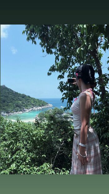 Full leaked Aaomhelloo page private onlyfans photo