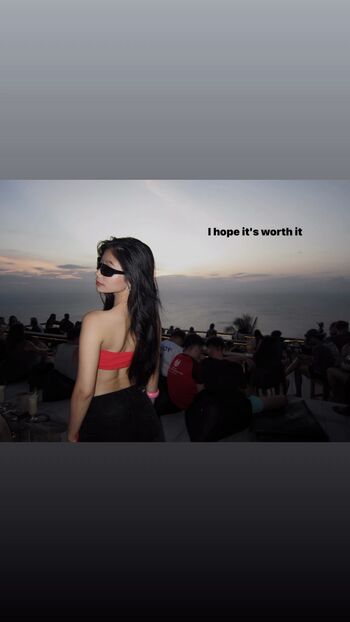 Full leaked Aaomhelloo page private onlyfans photo