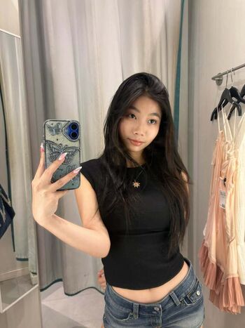 Full leaked Aaomhelloo page private onlyfans photo