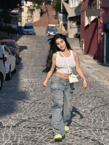 Full leaked Abeer rouji private onlyfans photo