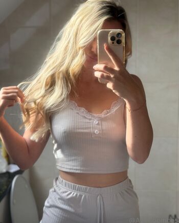 Full leaked Abi coombes farmer private onlyfans photo