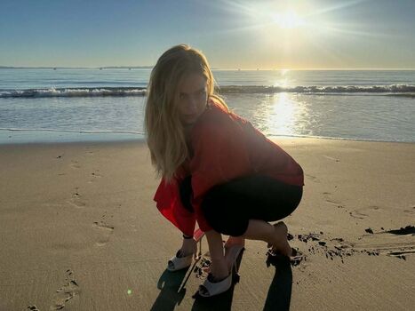 Full leaked Addison rae  page private onlyfans photo