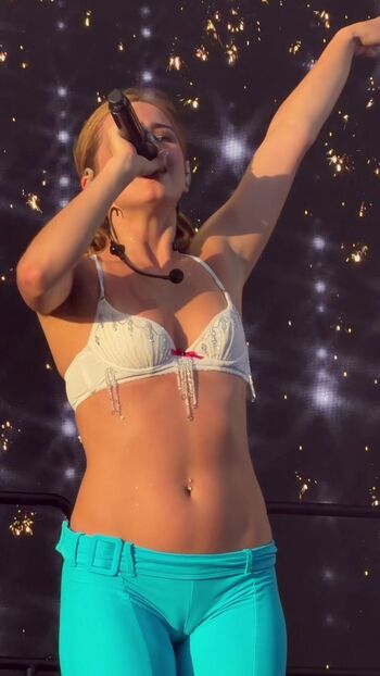 Full leaked Addison rae  page private onlyfans photo