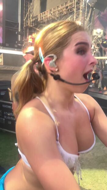 Full leaked Addison rae  page private onlyfans photo