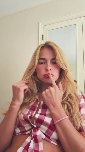 Full leaked Addison rae  page private onlyfans photo