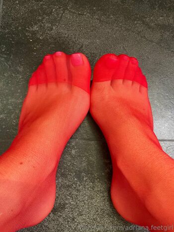 adriana.feetgirl