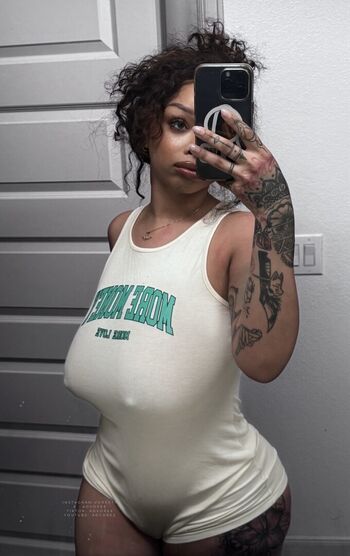 Full leaked Advoree page private onlyfans photo