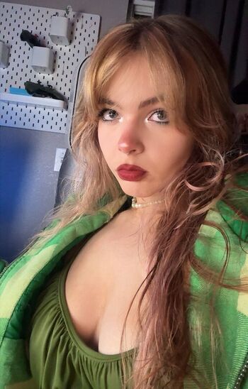 Full leaked Aiiygatorz private onlyfans photo