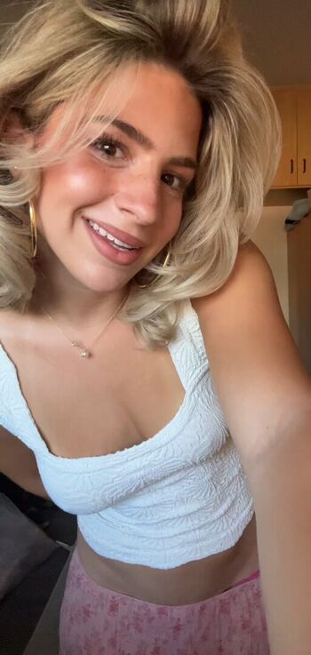 Full leaked Ainsley rolstad page private onlyfans photo