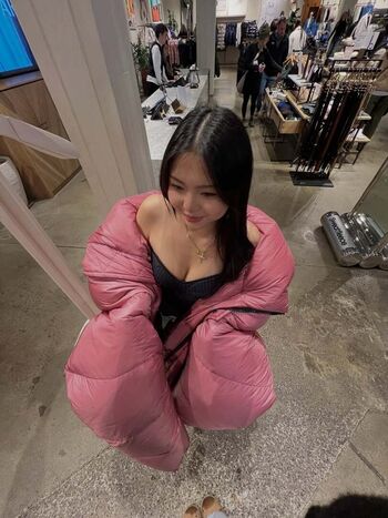 Full leaked Aishlvsu private onlyfans photo