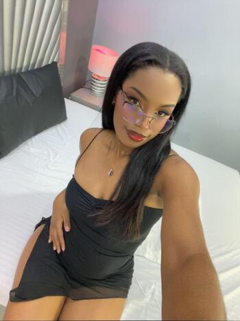 Full leaked Alanabale private onlyfans photo