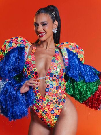 Full leaked Alane dias page private onlyfans photo