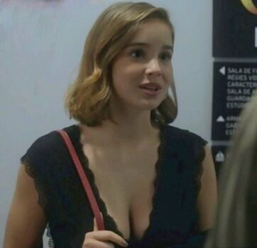 Alba Baptista