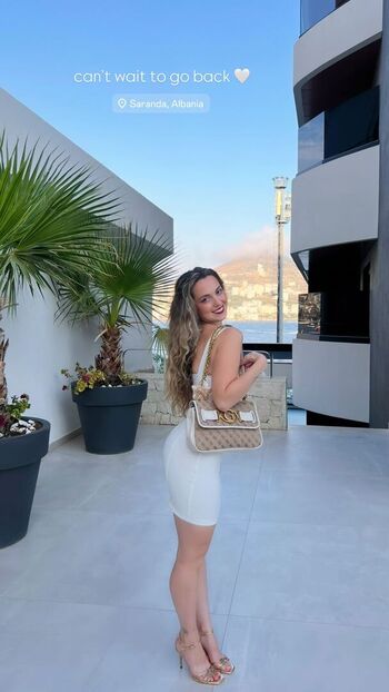 Full leaked Albinaofficial private onlyfans photo