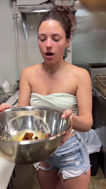 Full leaked Aleaarose private onlyfans photo