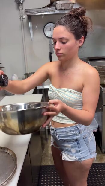 Full leaked Aleaarose private onlyfans photo