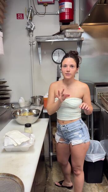 Full leaked Aleaarose private onlyfans photo