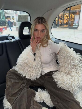 Full leaked Alessia lanza private onlyfans photo