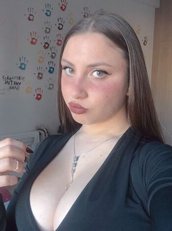 Full leaked Aleyynaa demiir private onlyfans photo