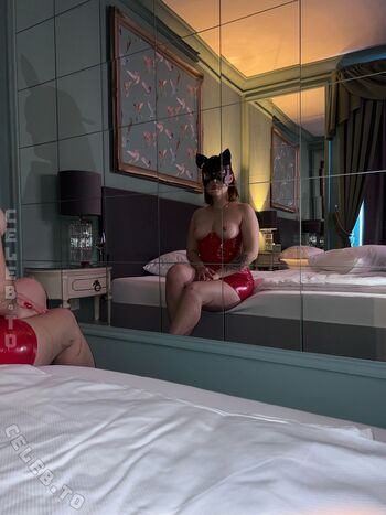 Full leaked Alice all in private onlyfans photo