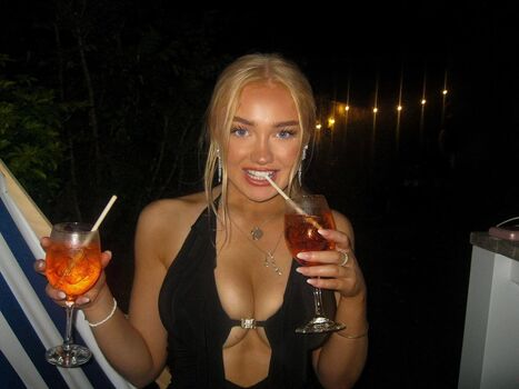 Full leaked Alice amber huntley page private onlyfans photo