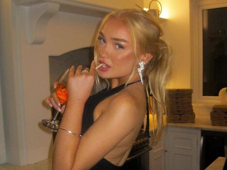 Full leaked Alice amber huntley page private onlyfans photo