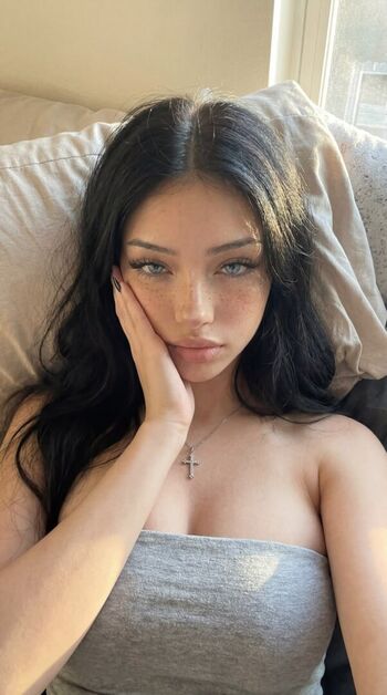 Full leaked Alice jiovany private onlyfans photo