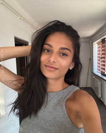 Full leaked Aliceerae private onlyfans photo