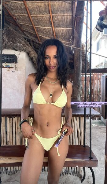 Aliedavis_ Alie Davis