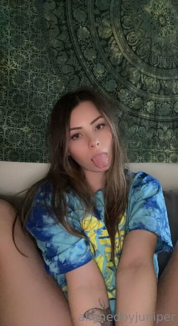 Full leaked Alignedbykarissa private onlyfans photo