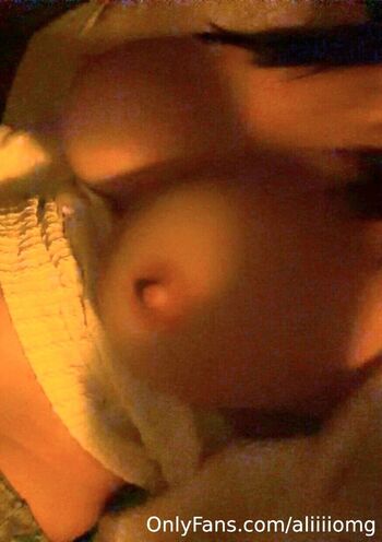 Full leaked Aliiiiomg private onlyfans photo