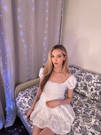 Full leaked Alinaavii private onlyfans photo