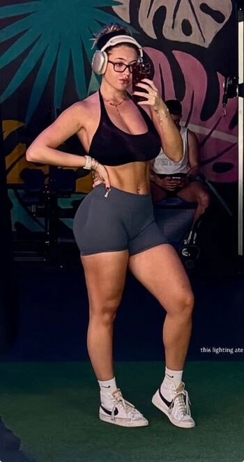 Full leaked Alinafernandez private onlyfans photo