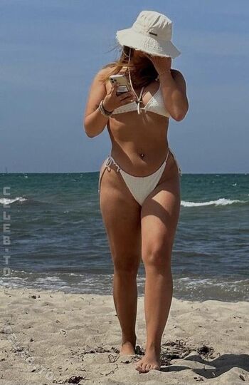 Full leaked Alinamour private onlyfans photo