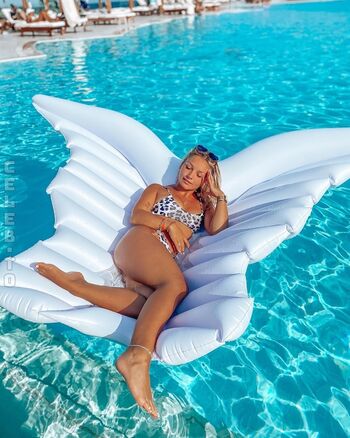 Full leaked Alinamour private onlyfans photo