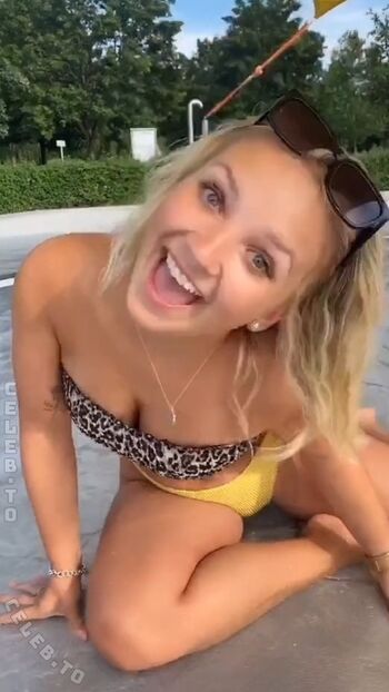 Full leaked Alinamour private onlyfans photo