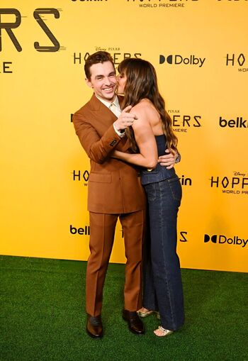 Full leaked Alison brie page private onlyfans photo