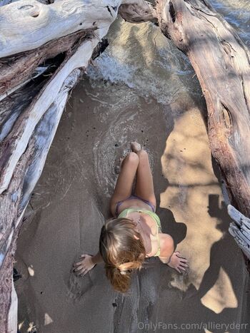 Full leaked Allieryderr page private onlyfans photo